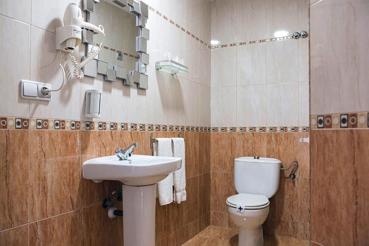 Hostal Colon Cadiz Exterior photo