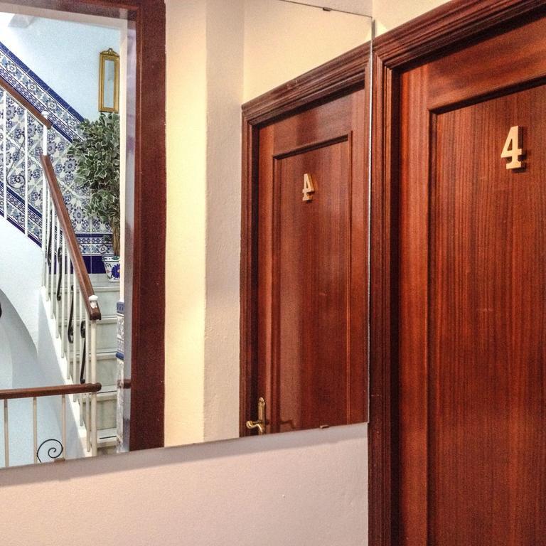 Hostal Colon Cadiz Exterior photo